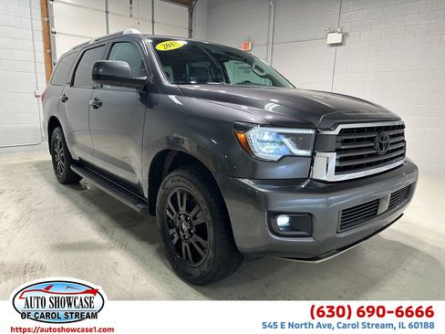Used 2018 Toyota Sequoia SR5 image 1