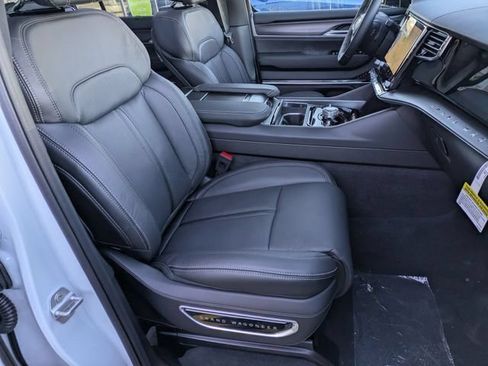 New 2026 Jeep Grand Wagoneer Summit w/ Premium Group III AWD/4WD image 35