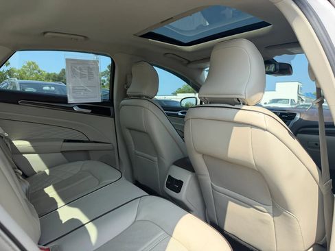 Used 2018 Ford Fusion Platinum FWD image 19