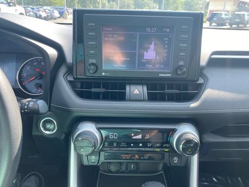 Used 2020 Toyota RAV4 XLE w/ Carpet Mat Package AWD/4WD image 13