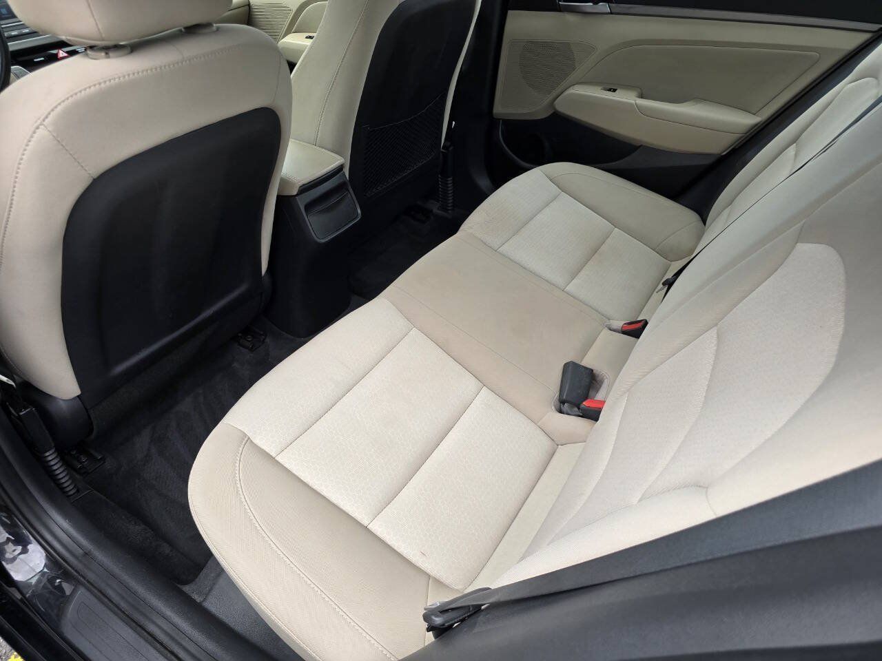 Used 2017 Hyundai Elantra Value Edition w/ Cargo Package FWD image 21