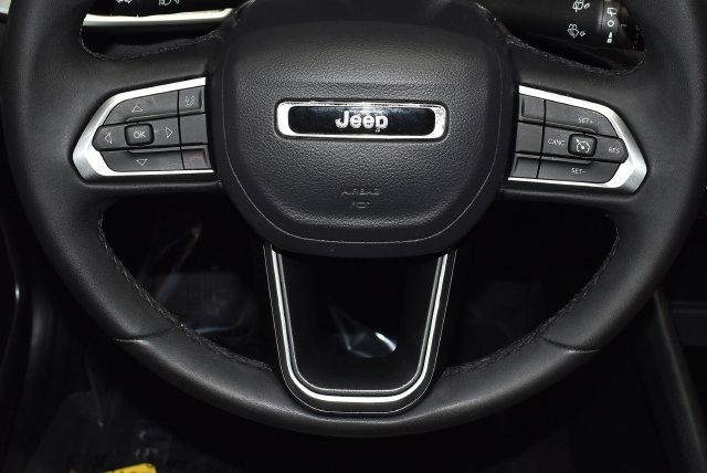 Certified 2024 Jeep Compass Latitude AWD/4WD image 18