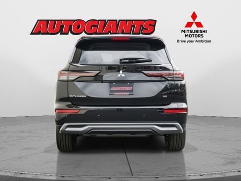 New 2025 Mitsubishi Outlander SE image 5