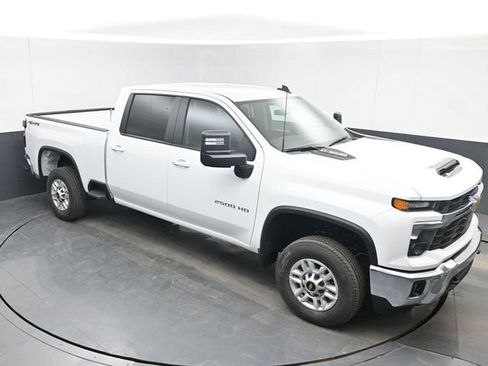New 2026 Chevrolet Silverado 2500 LT w/ Leather Package AWD/4WD image 32
