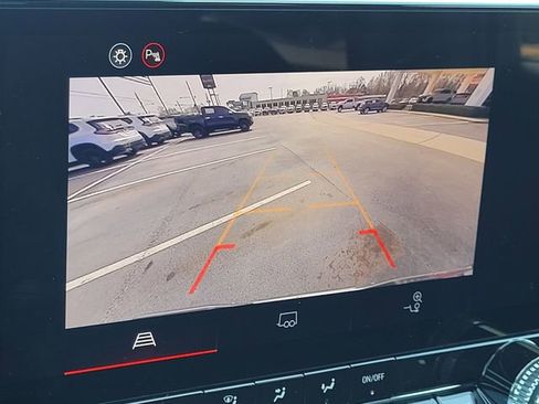 New 2026 GMC Canyon Elevation w/ Convenience Package image 18