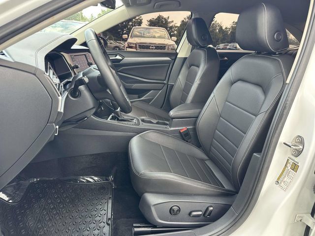 Used 2024 Volkswagen Jetta SE FWD image 14