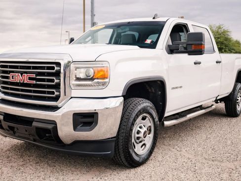 Used 2017 GMC Sierra 2500 2WD Crew Cab w/ Sierra Convenience Package image 3