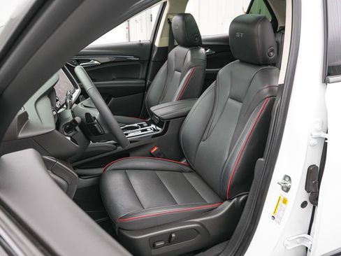 Used 2023 Buick Envision Essence w/ Sport Touring Package AWD/4WD image 11