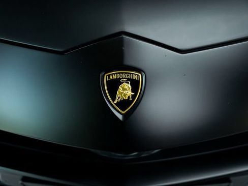 Used 2021 Lamborghini Urus AWD/4WD image 17