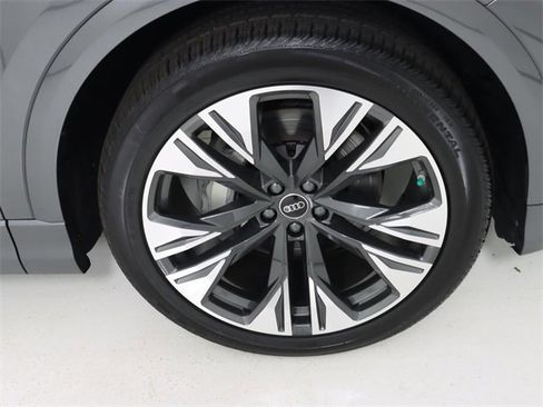 New 2026 Audi Q8 Premium Plus image 9