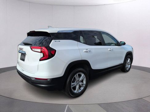 Used 2024 GMC Terrain SLE FWD image 5