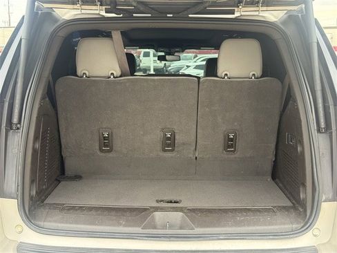 Used 2022 GMC Yukon SLT w/ SLT Premium Package image 34