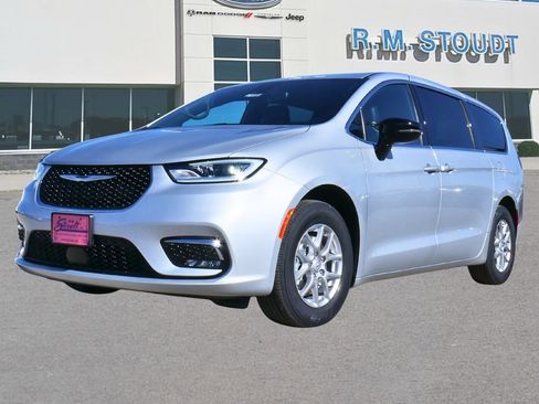 New 2026 Chrysler Pacifica Select FWD image 1