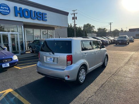 Used 2015 Scion xB image 10