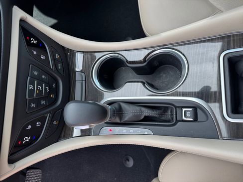 Used 2019 Buick Envision Premium w/ Driver Confidence Package image 15