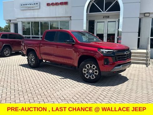 Used 2024 Chevrolet Colorado Z71 w/ Z71 Convenience Package 2 AWD/4WD image 2