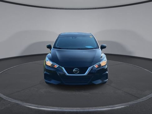 Used 2021 Nissan Versa SV FWD image 3