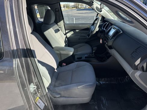 Used 2012 Toyota Tacoma image 32