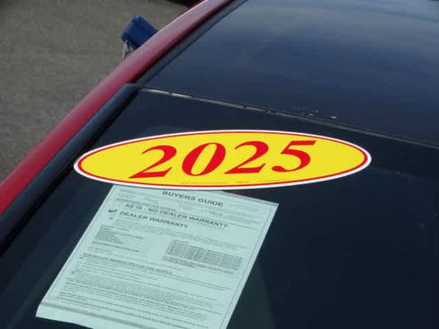 Used 2025 Toyota Prius Plug-In Hybrid image 6