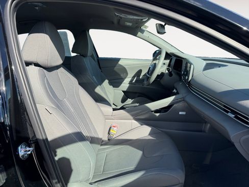 New 2025 Hyundai Elantra Sport image 15