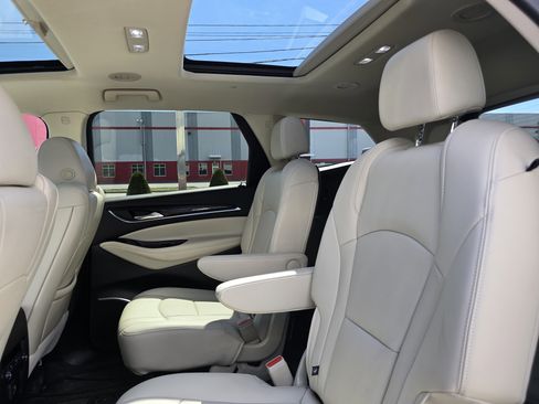 Used 2023 Buick Enclave Essence w/ Experience Buick Package image 13