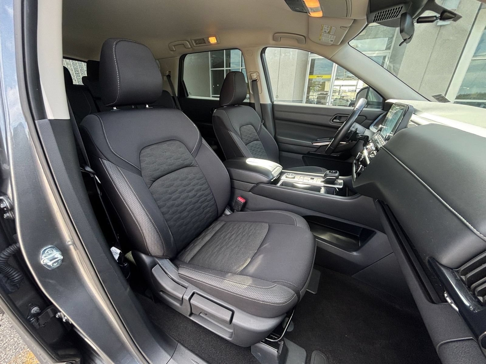 Used 2025 Nissan Pathfinder SV AWD/4WD image 38