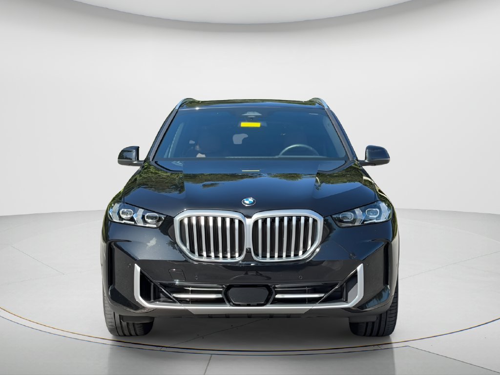 Certified 2024 BMW X5 xDrive40i w/ Premium Package AWD/4WD image 2