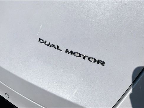 Used 2021 Tesla Model Y Long Range image 24