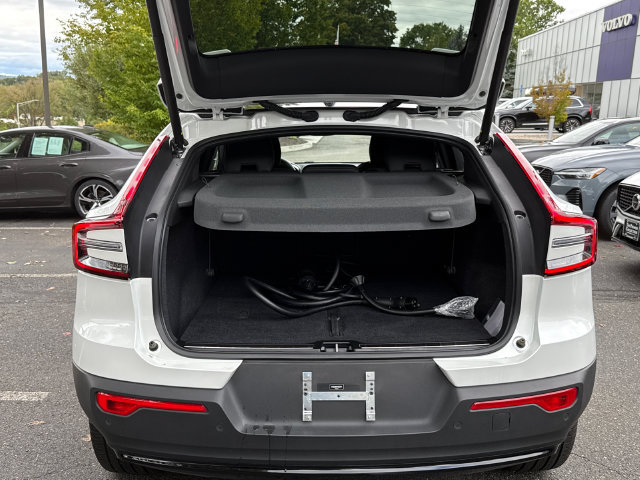 Certified 2023 Volvo C40 P8 Recharge Ultimate AWD/4WD image 25