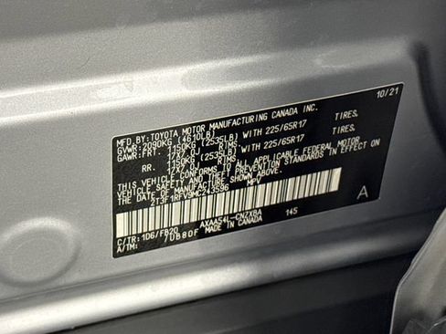 Used 2021 Toyota RAV4 LE AWD/4WD image 26