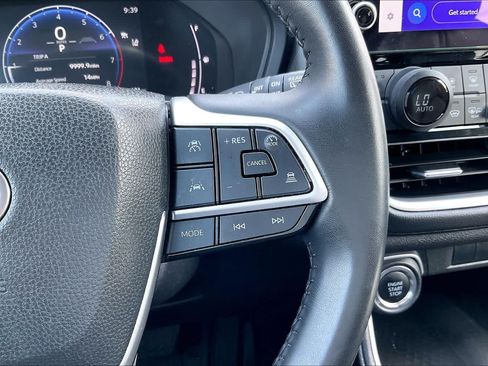 Used 2025 Toyota Grand Highlander AWD image 24
