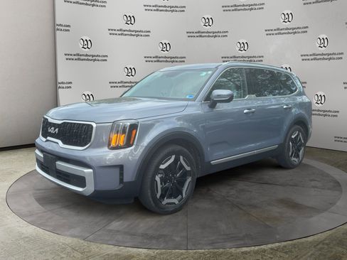 Used 2024 Kia Telluride EX w/ EX Captain's Chair Package image 1