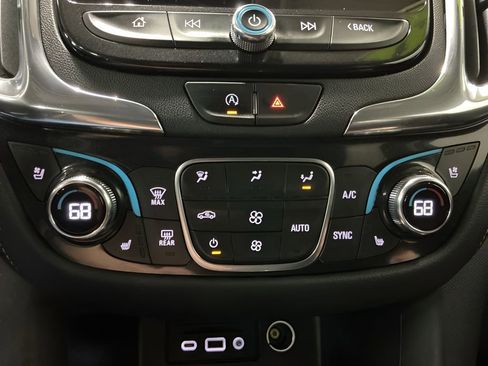 Used 2023 Chevrolet Equinox Premier image 21