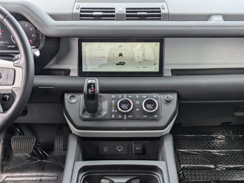 Used 2024 Land Rover Defender 110 S AWD/4WD image 17