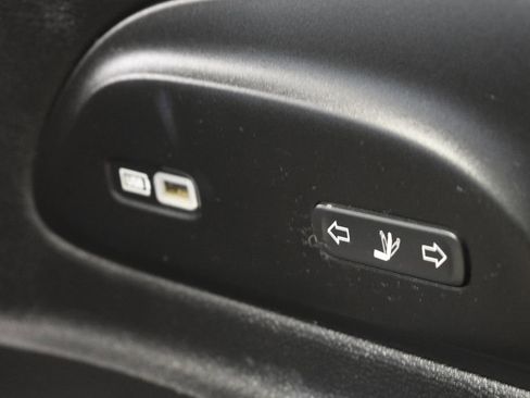 Used 2017 Chrysler Pacifica Limited image 22