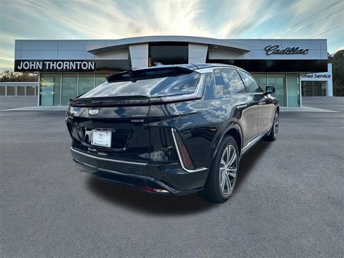 New 2025 Cadillac Lyriq Luxury image 5