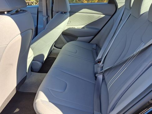 Used 2023 Hyundai Elantra SEL image 25