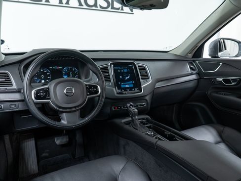 Used 2020 Volvo XC90 T6 Momentum image 16