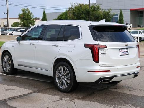 Used 2023 Cadillac XT6 Premium Luxury w/ Technology Package image 5