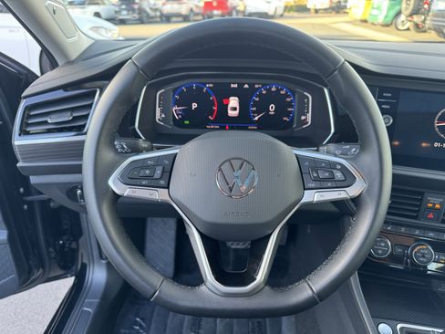 Certified 2023 Volkswagen Jetta SEL image 17