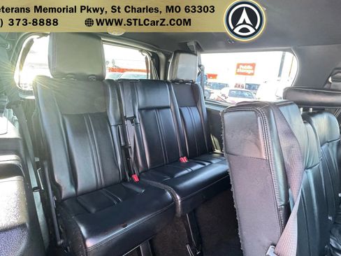 Used 2017 Lincoln Navigator L Select image 18