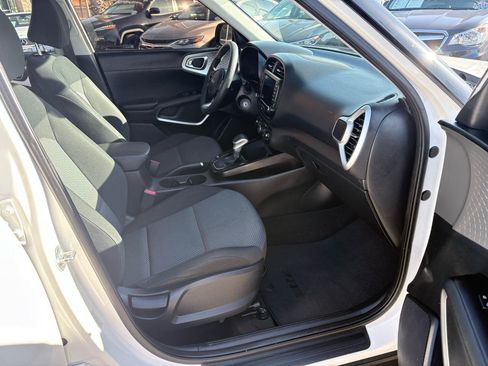 Used 2022 Kia Soul LX w/ Technology Package FWD image 15