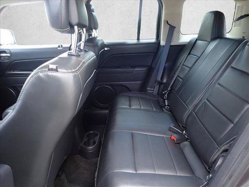 Used 2017 Jeep Patriot High Altitude FWD image 9