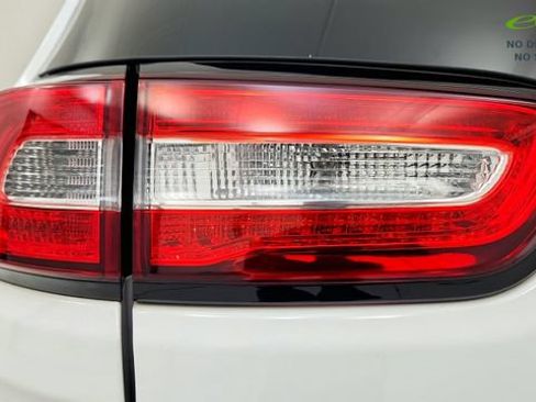 Used 2016 Jeep Cherokee Limited w/ Luxury Group FWD image 26