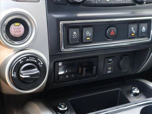Used 2018 Nissan Titan S AWD/4WD image 21