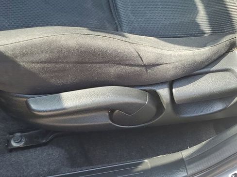 Used 2011 MAZDA MAZDA3 i Sport image 22