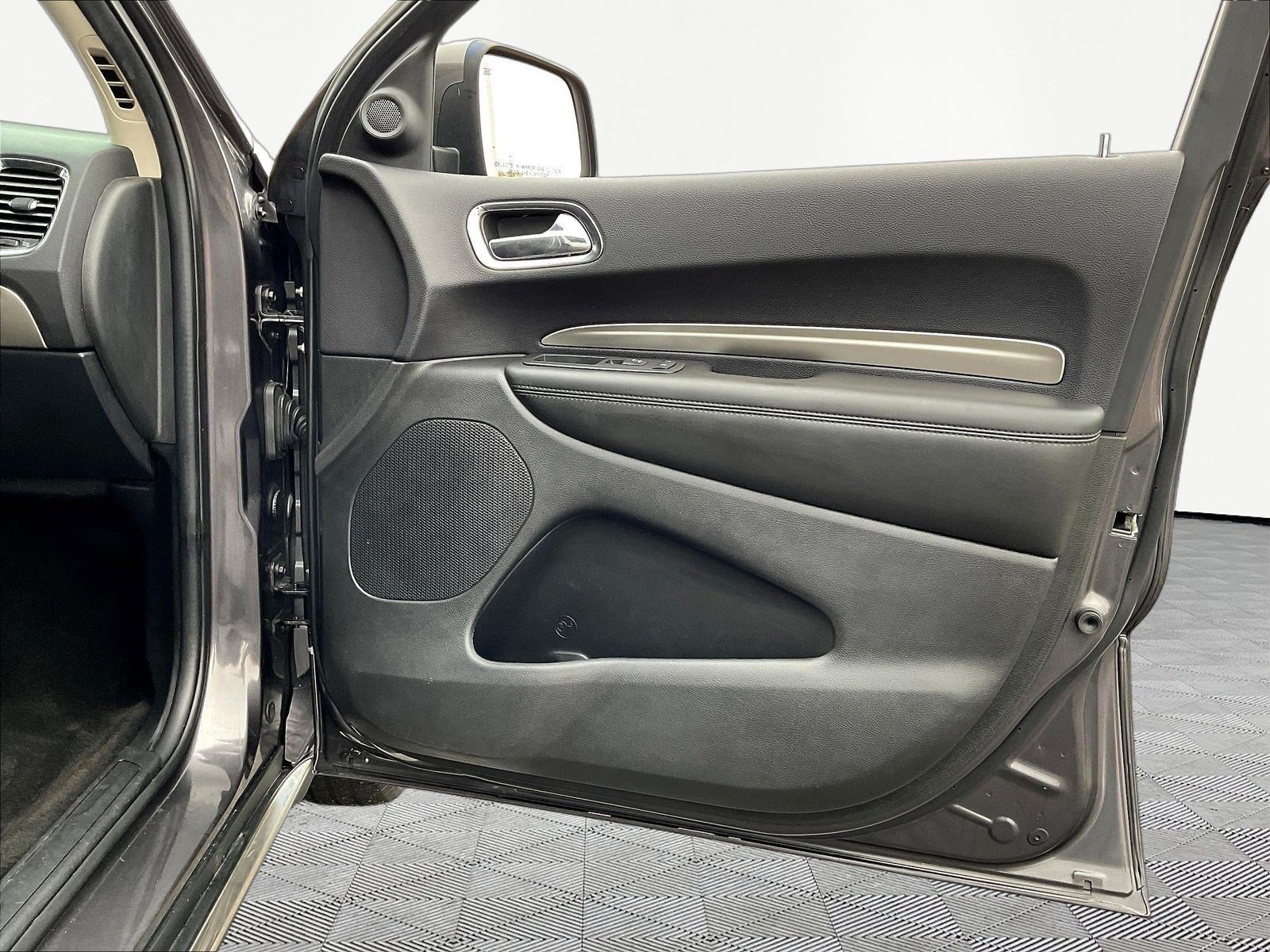 Used 2018 Dodge Durango SXT w/ 3rd Row Seating Group RWD image 29