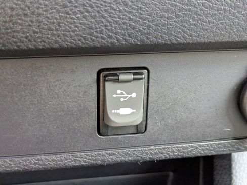 Used 2019 Toyota Tacoma SR w/ SR Convenience Package image 20