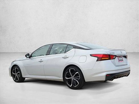 Used 2024 Nissan Altima 2.5 SR image 8