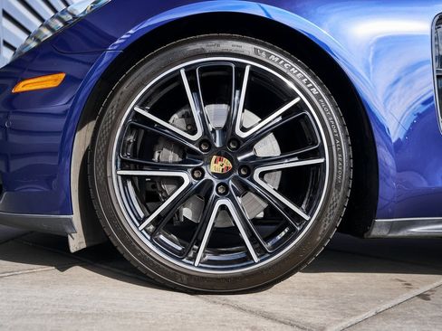 Used 2020 Porsche Panamera 4 image 3
